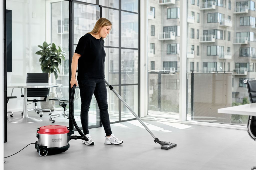 nilfisk-vp930-c-aspirateur-tra-neau-760-w-sac-15-l image 2