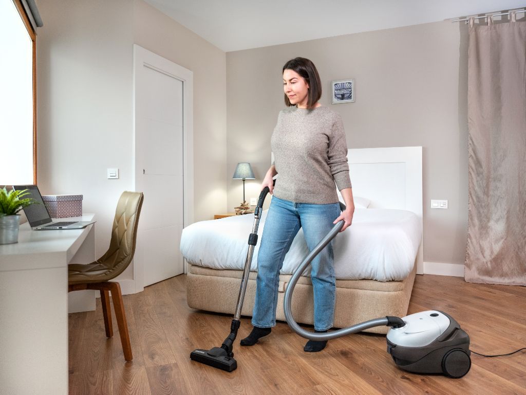 nilfisk-one-allergy-aspirateur-sac-750-w-hepa-14 image 2