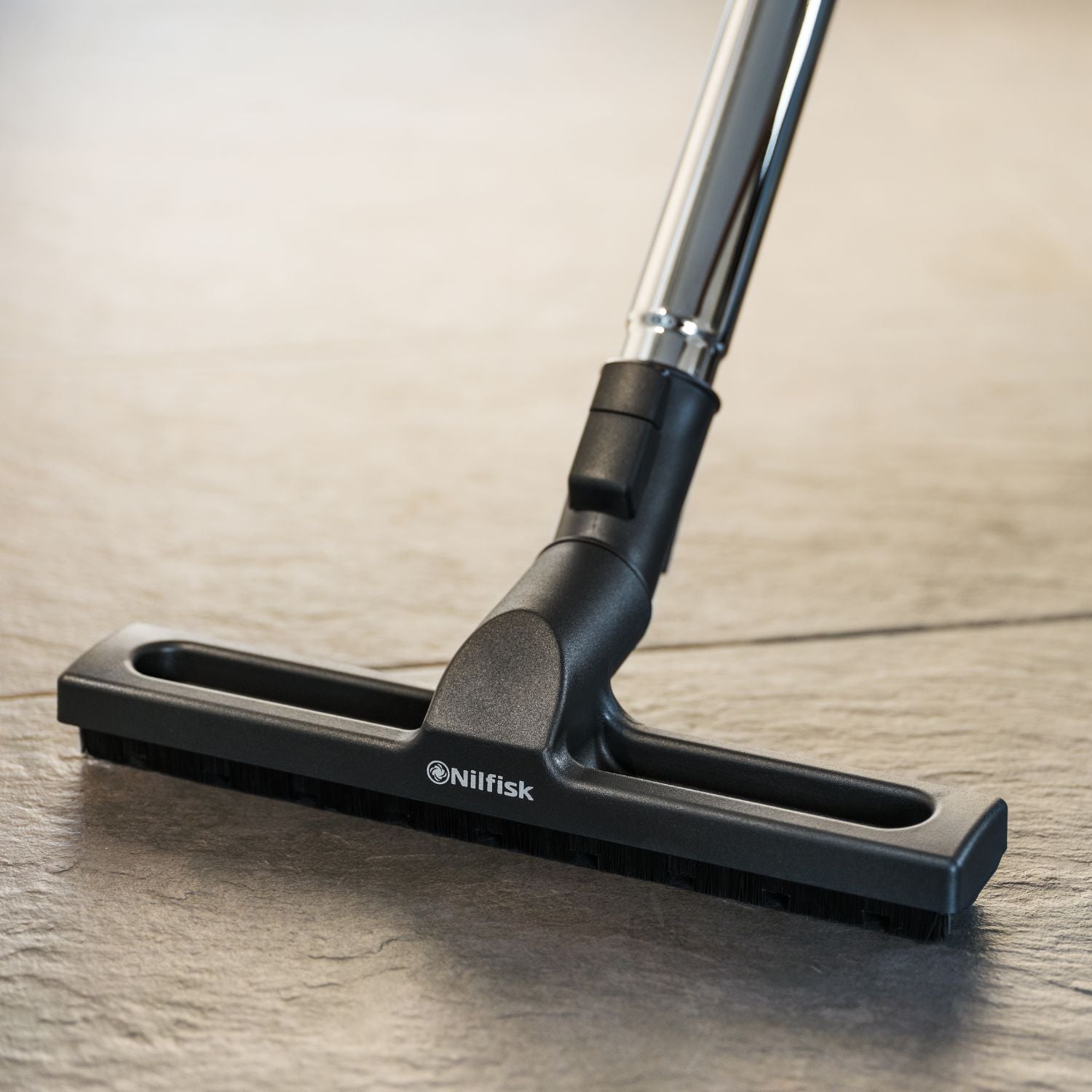 nilfisk-one-brosse-parquet-click-fit-sols-durs image 2